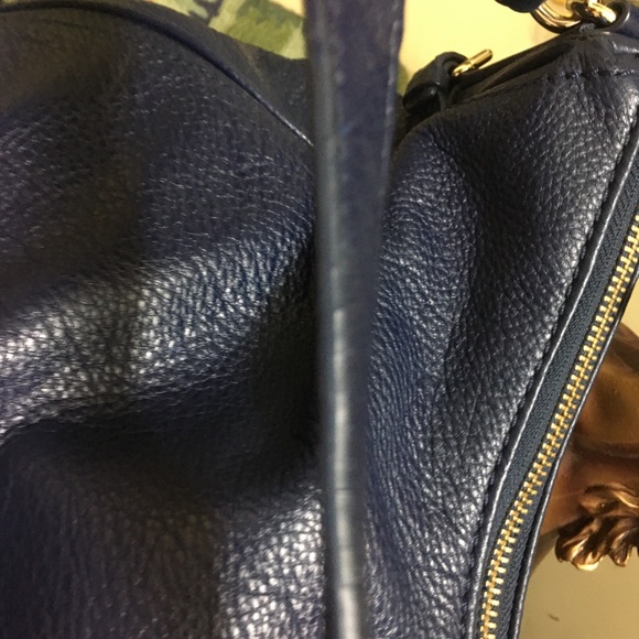 Authentic Kate Spade Cobble Hill Finley Hobo Bag in French Navy - Picture 5 of 16